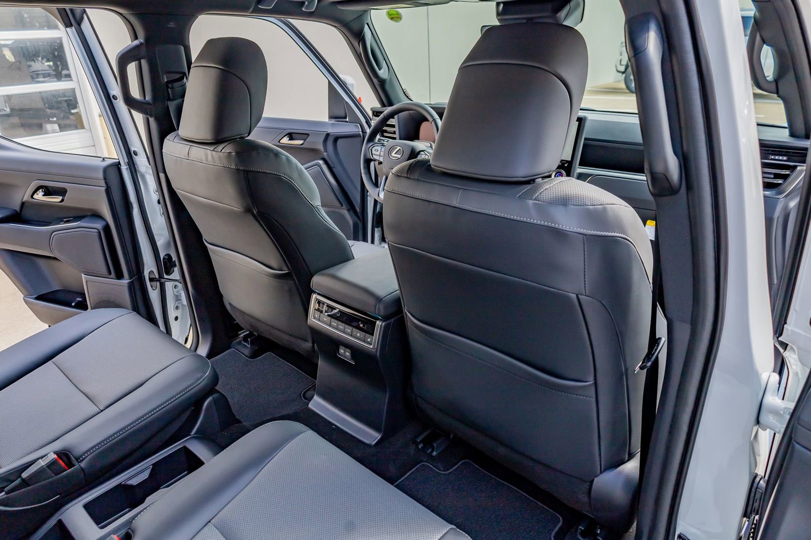 Used 2026 Lexus GX 550 w/ Cold Area Package AWD/4WD image 29
