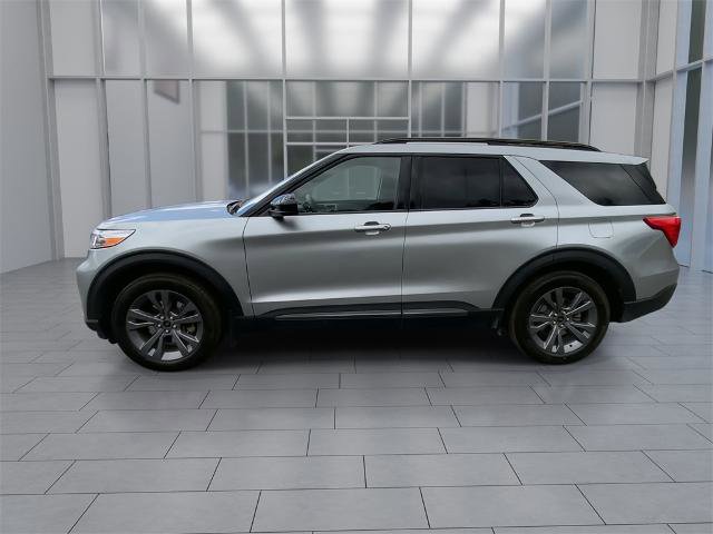 Certified 2022 Ford Explorer XLT w/ Equipment Group 202A image 5