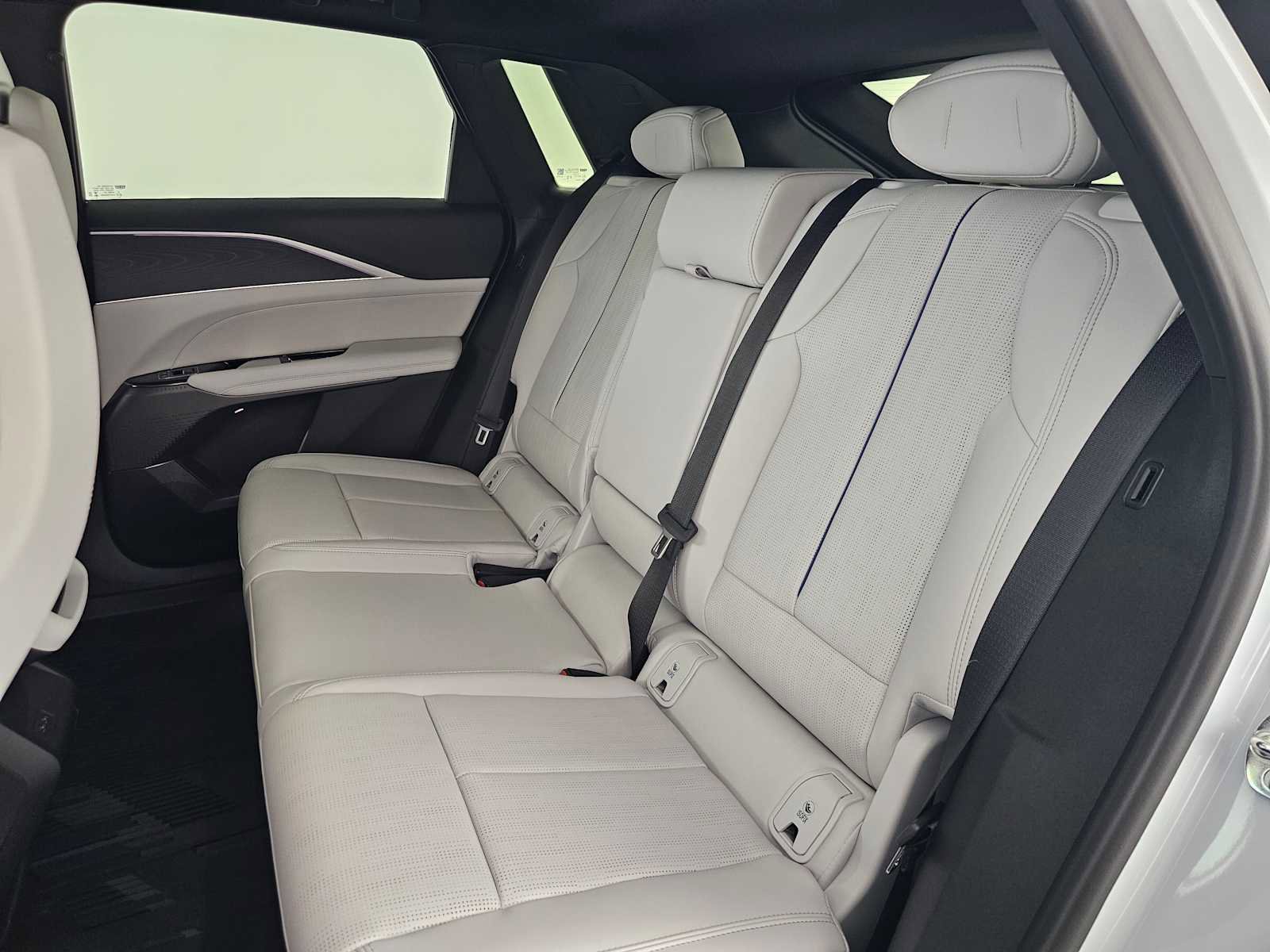 New 2026 Cadillac Lyriq Sport image 17