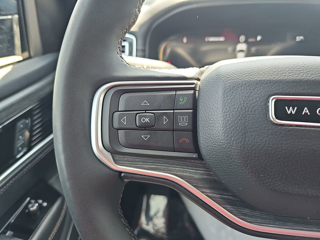 Used 2024 Jeep Wagoneer L Series II w/ Flexible Seating Group image 22