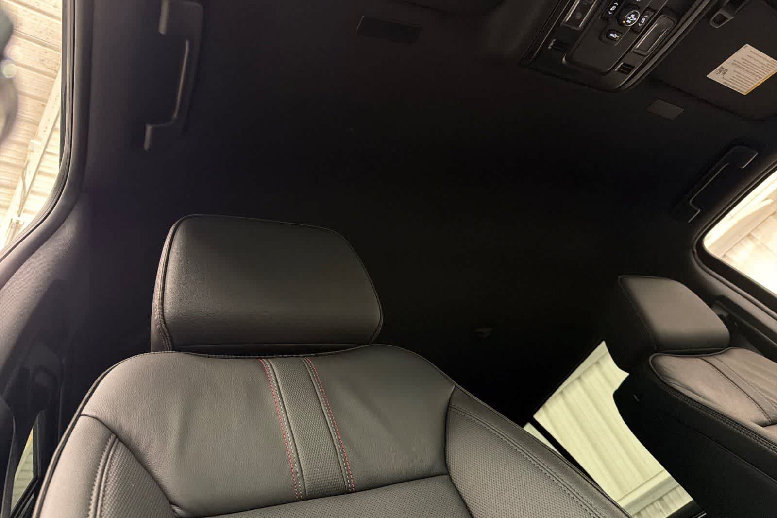 Used 2025 Chevrolet Tahoe RST w/ RST Performance Edition AWD/4WD image 17