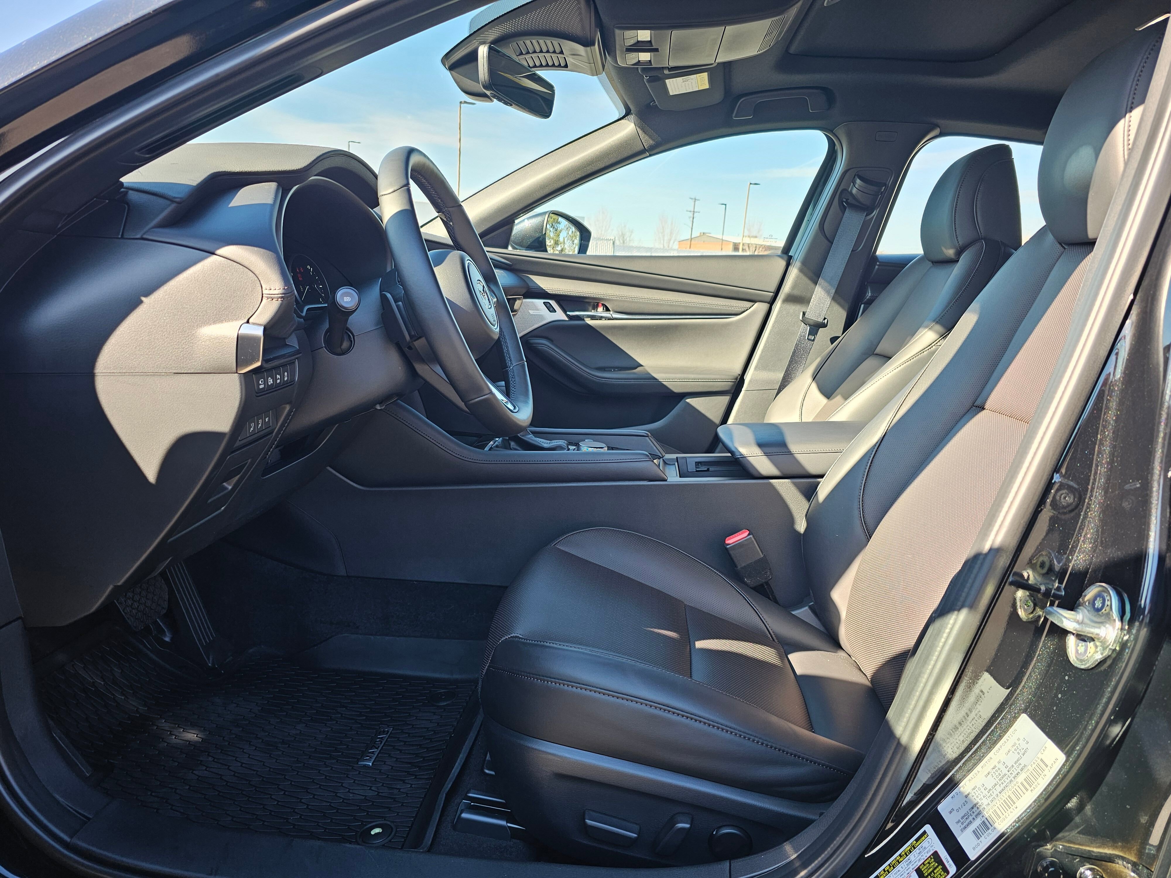 Used 2025 MAZDA MAZDA3 Hatchback w/Premium Plus Pkg image 44