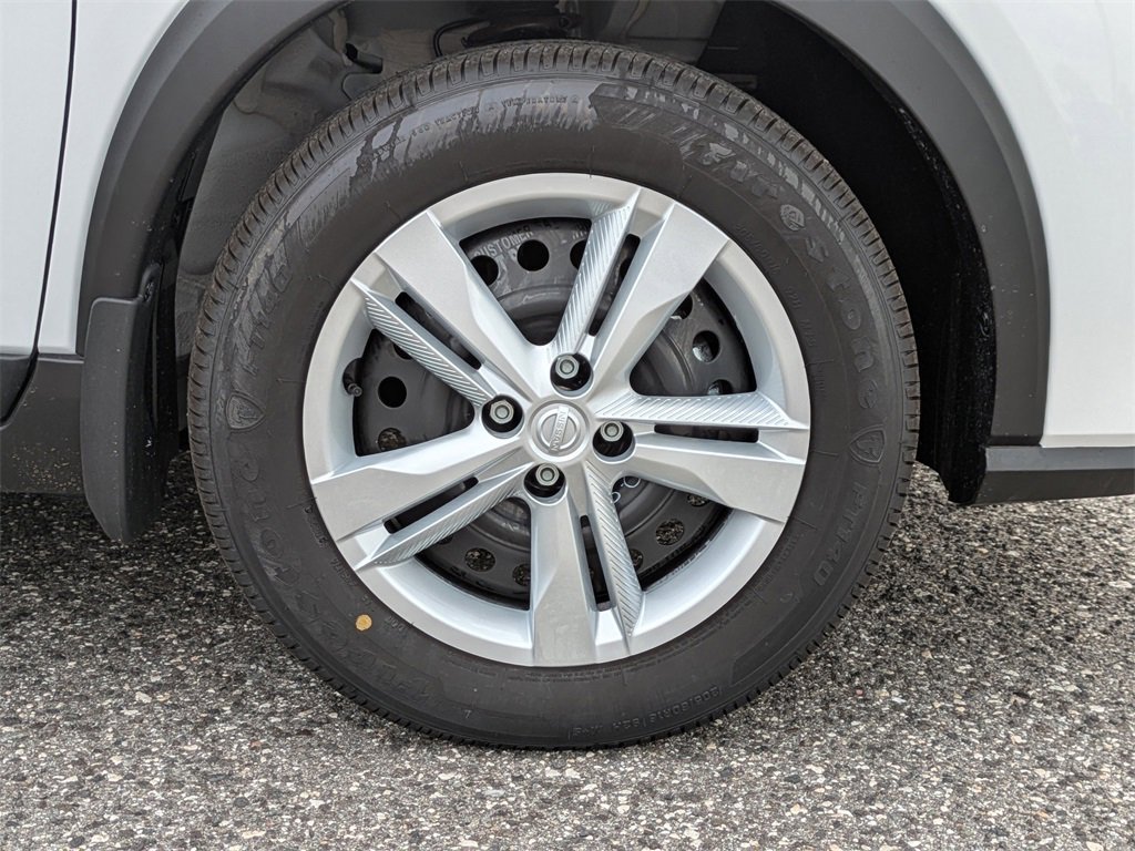 New 2025 Nissan Kicks Play S image 11