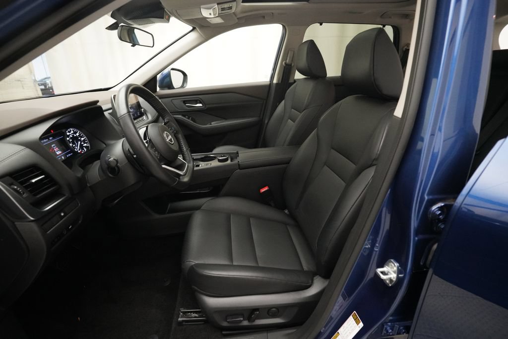 Certified 2023 Nissan Rogue SV w/ SV Premium B Package AWD/4WD image 7