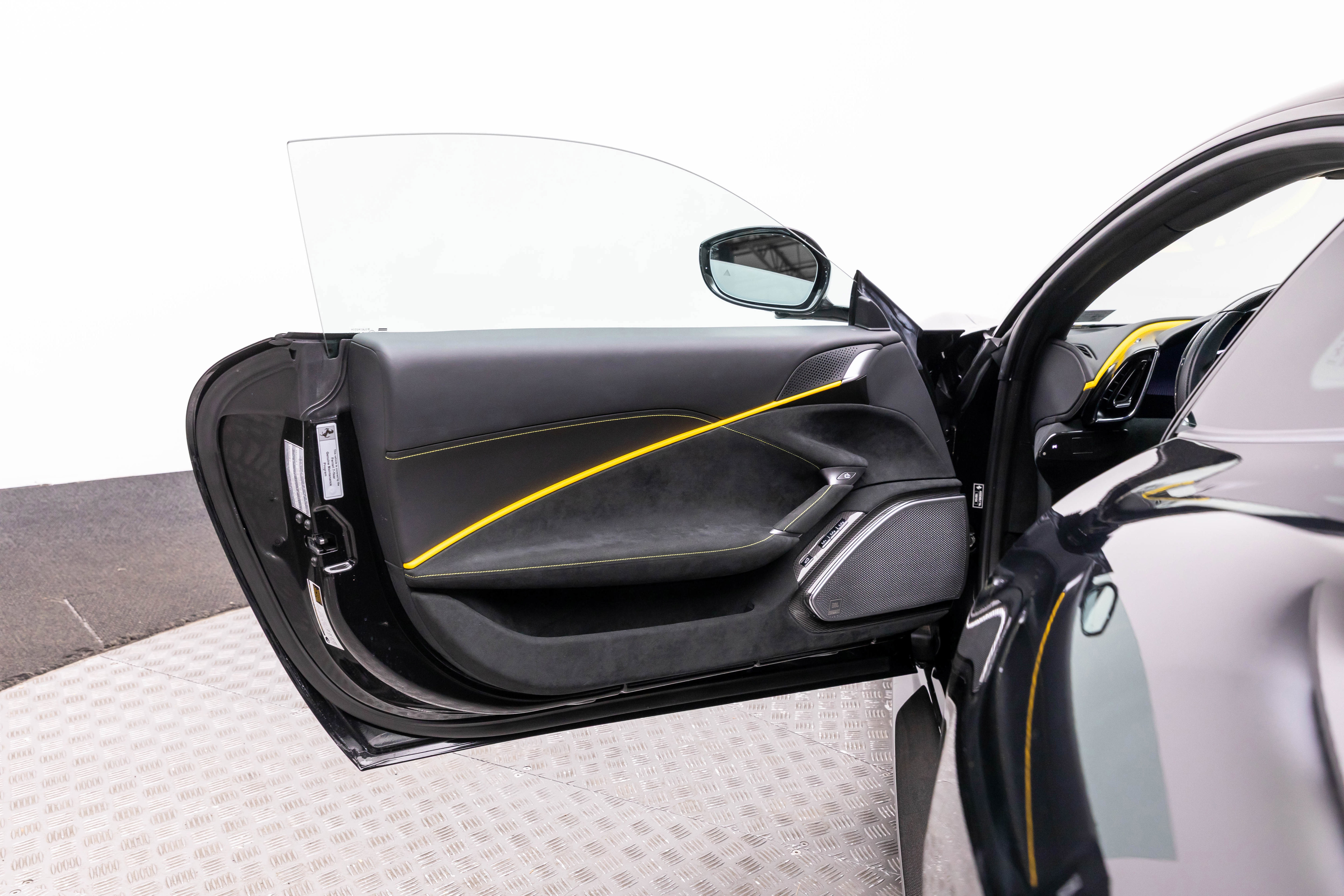 Certified 2021 Ferrari Roma image 22