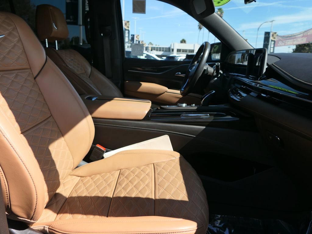 Used 2022 Cadillac Escalade Sport w/ Touring Package AWD/4WD image 26
