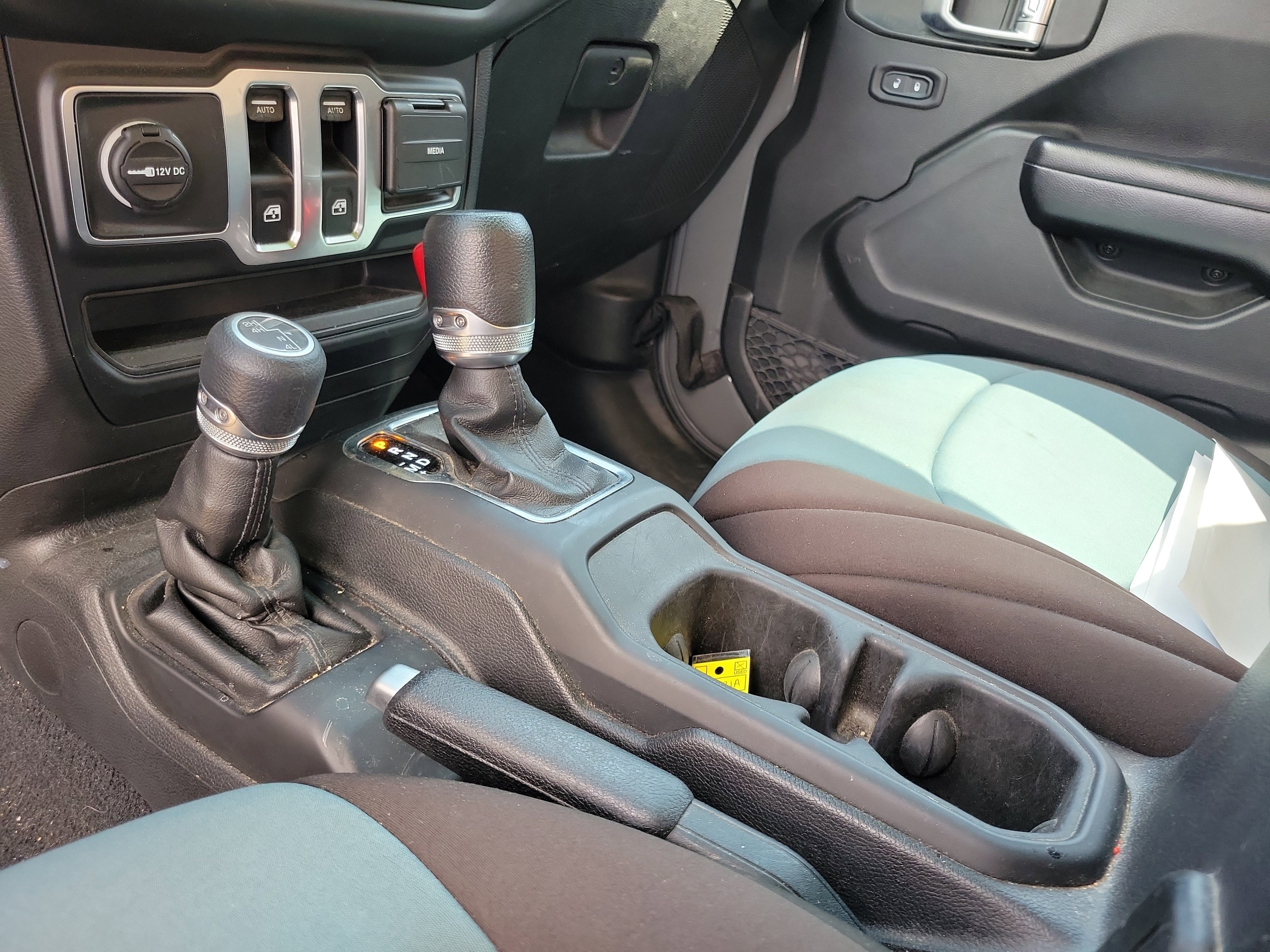 Used 2019 Jeep Wrangler Sport image 26