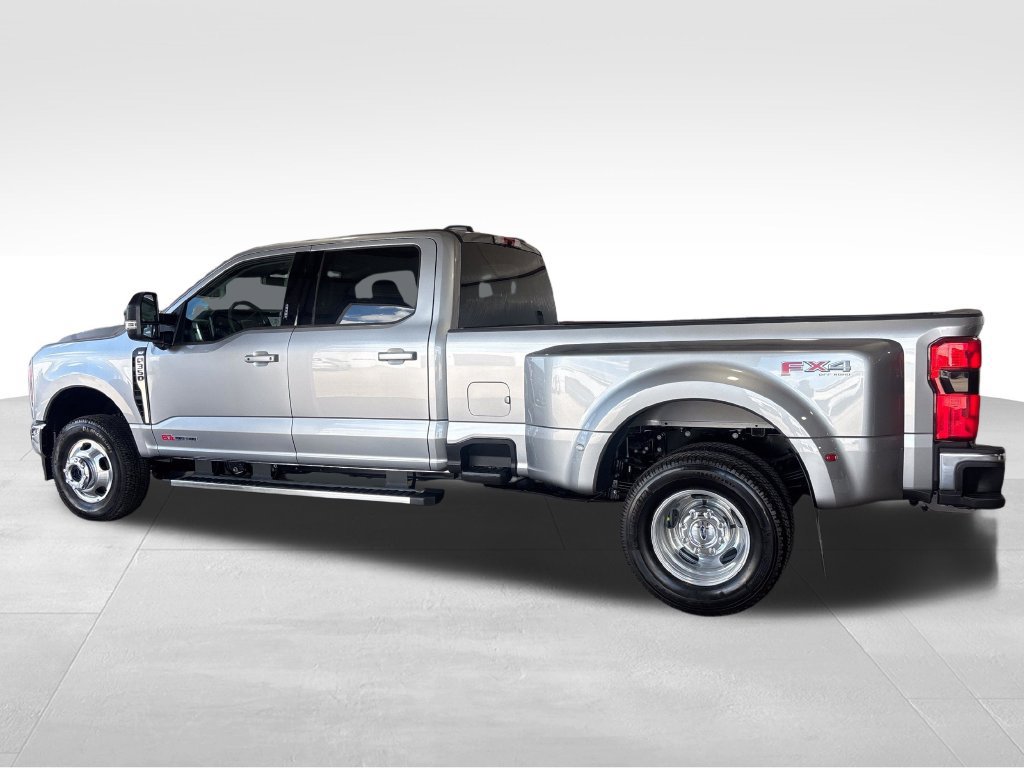 New 2027 Ford F350 XLT w/ XLT Premium Package AWD/4WD image 2