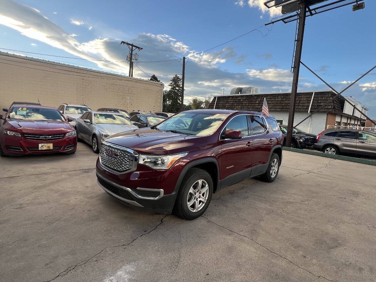 Used 2017 GMC Acadia SLE w/ LPO, Floor Liner Package AWD/4WD image 1