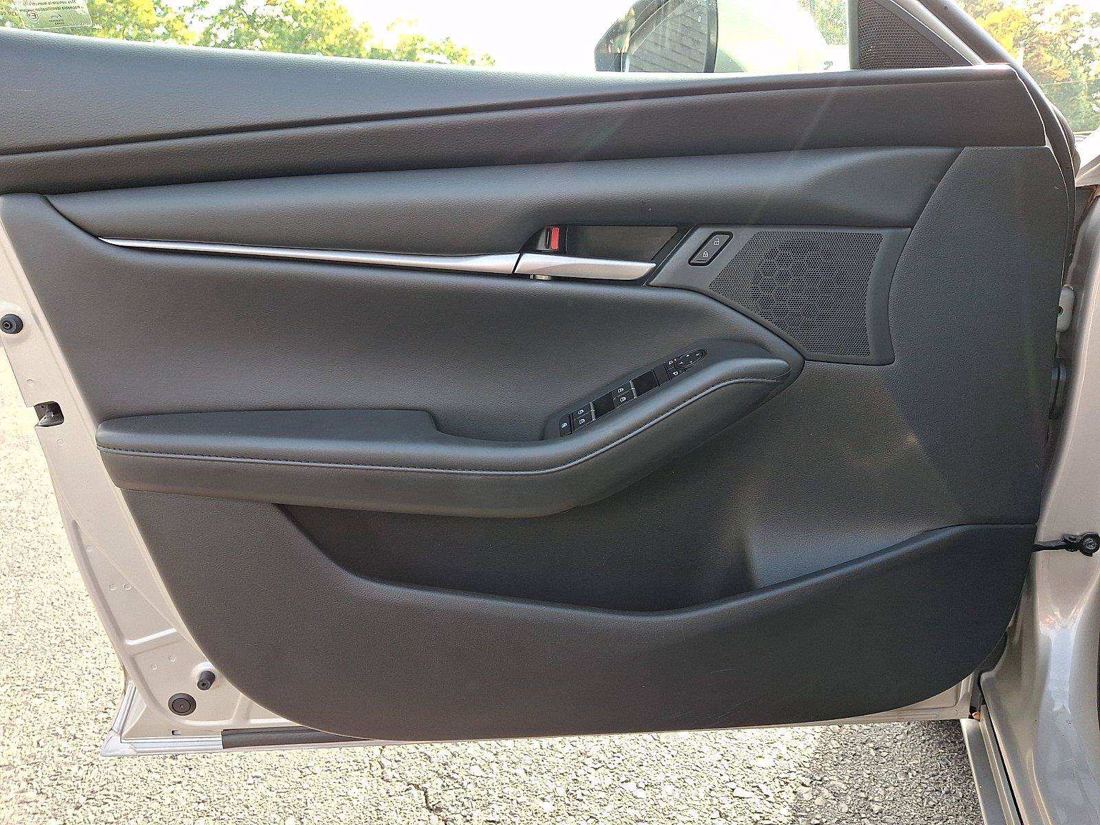 Used 2023 MAZDA MAZDA3 s FWD image 13