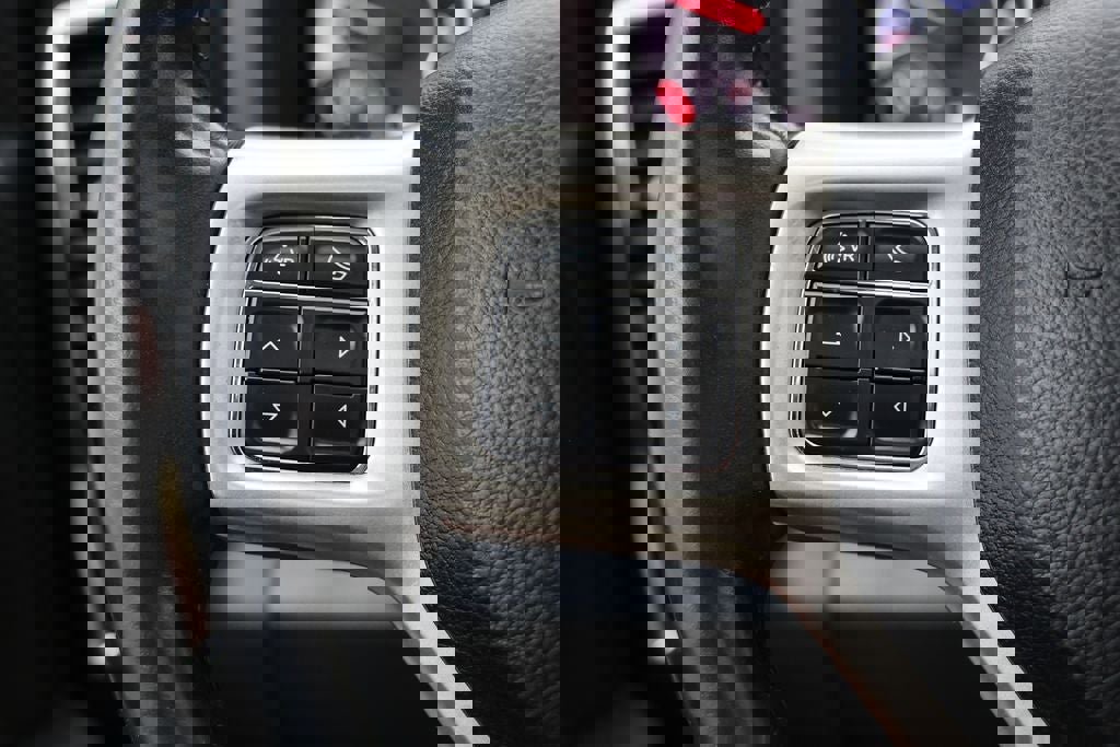 Used 2018 RAM 1500 Laramie w/ Convenience Group image 25