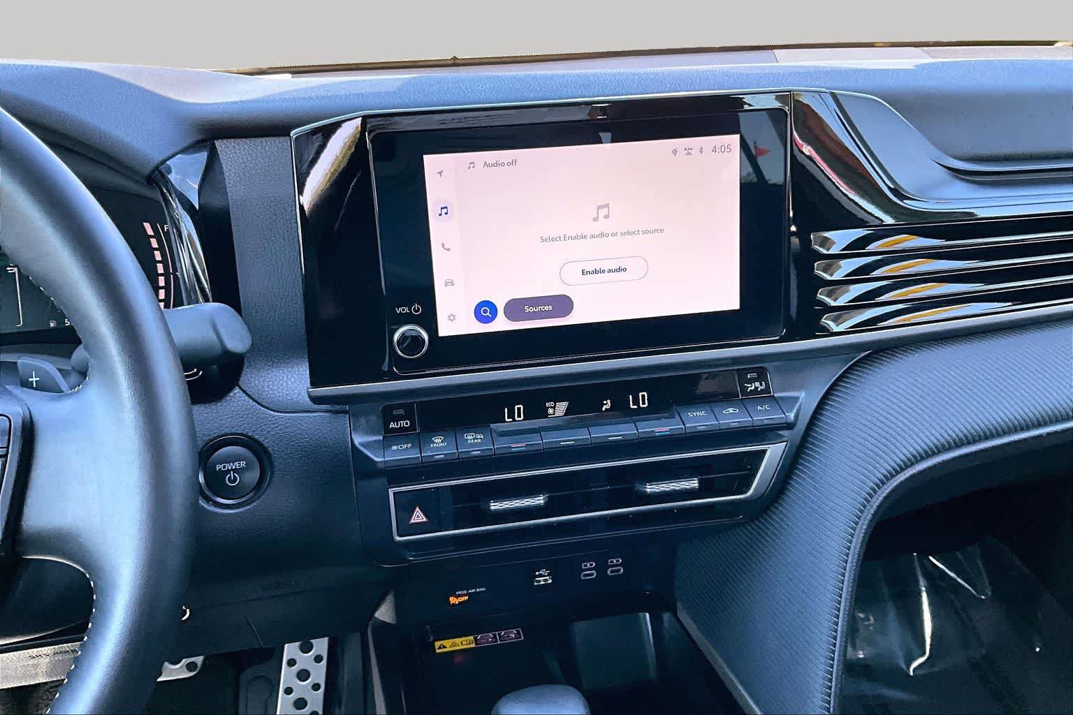 Used 2025 Toyota Camry SE FWD image 6