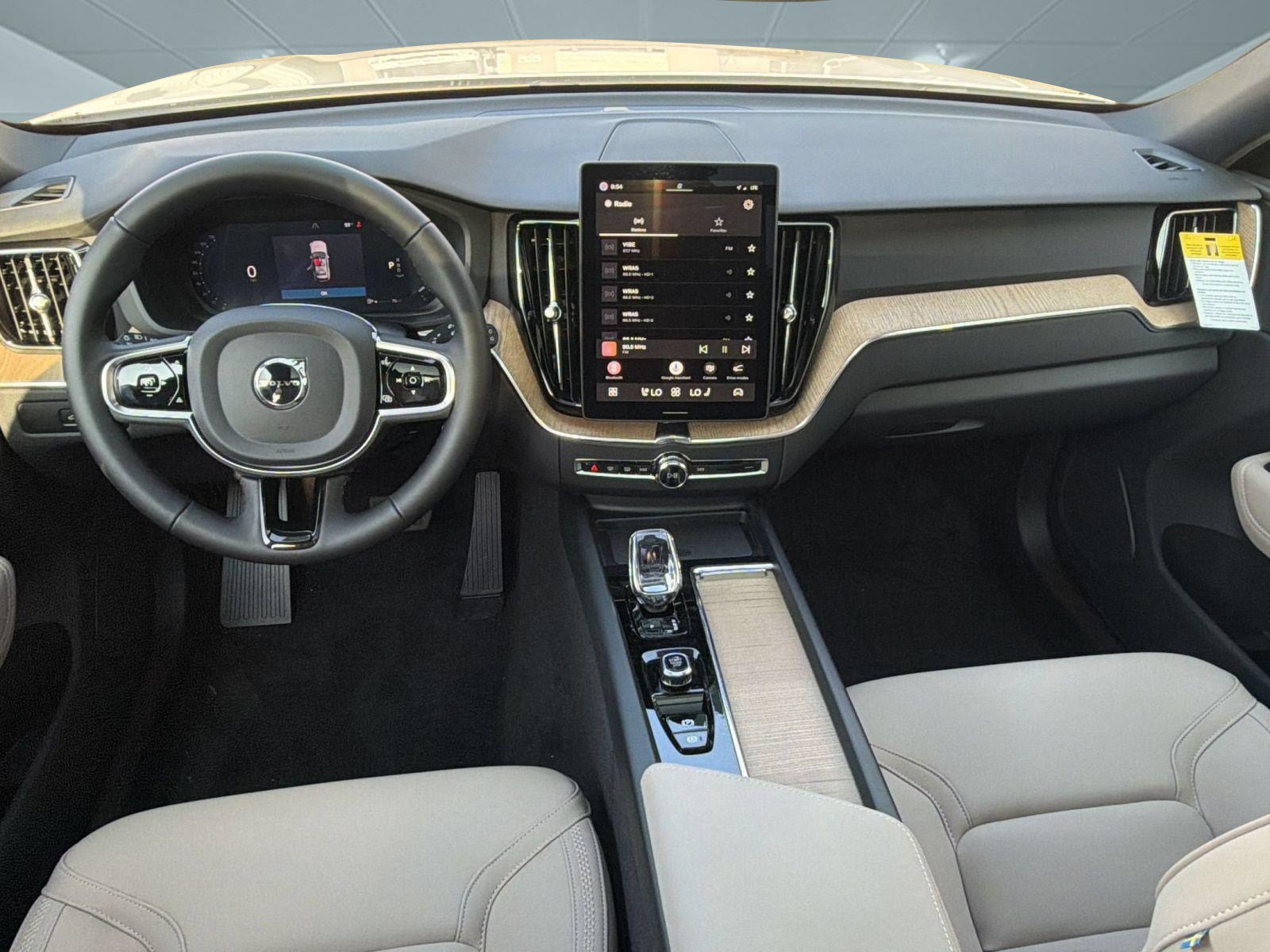 New 2026 Volvo XC60 B5 Plus w/ Protection Package Premier AWD/4WD image 25