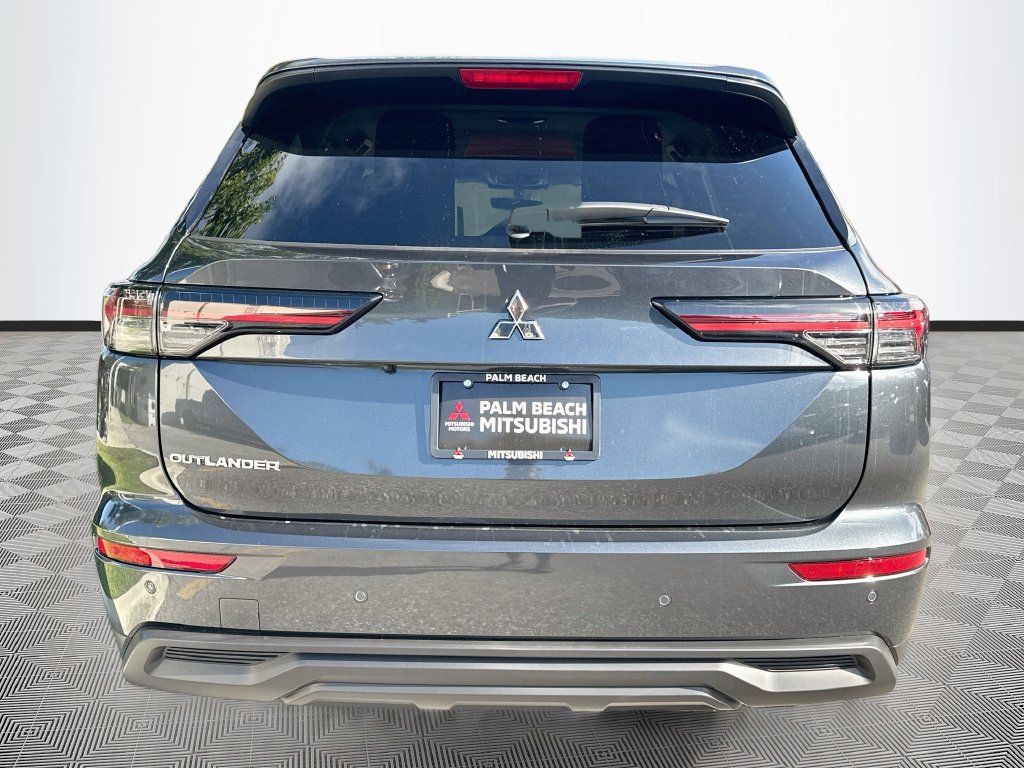 New 2026 Mitsubishi Outlander ES FWD image 6