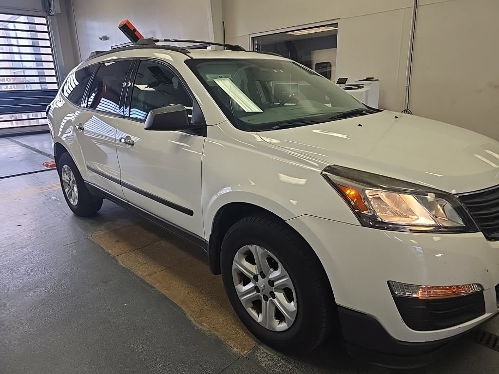 Used 2017 Chevrolet Traverse LS FWD image 1