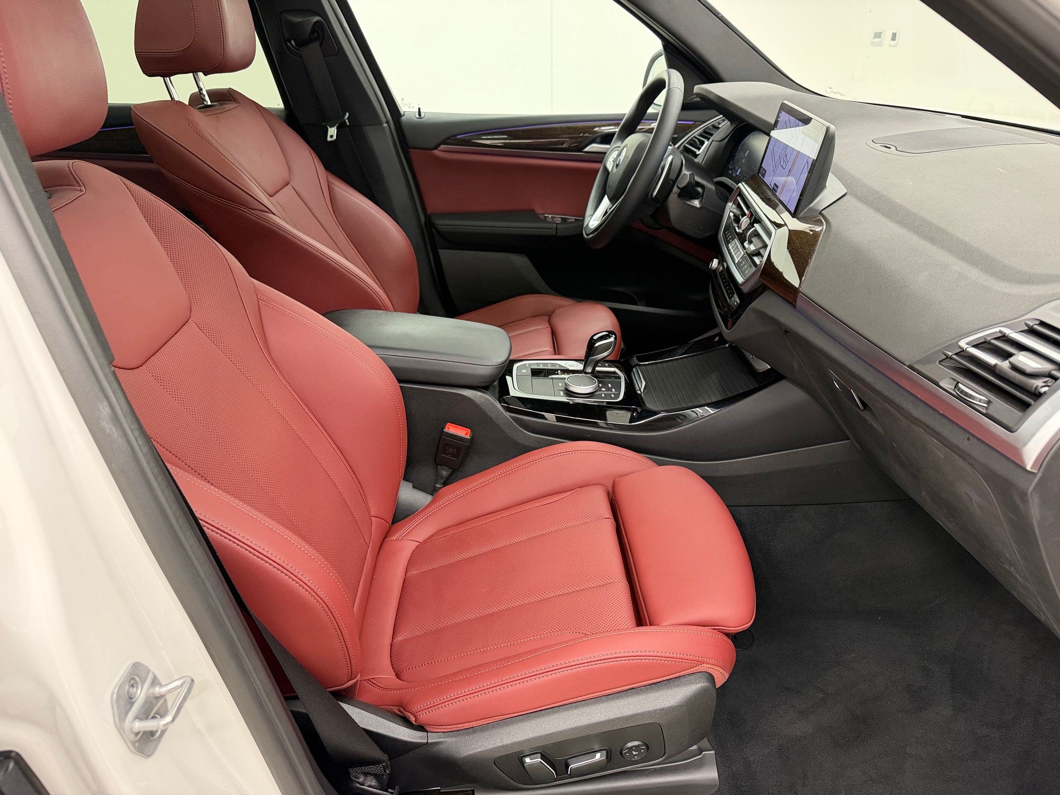 Used 2024 BMW X3 sDrive30i w/ Premium Package RWD image 25