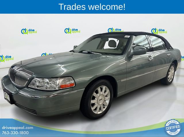 Used 2006 Lincoln Town Car Signature Limited