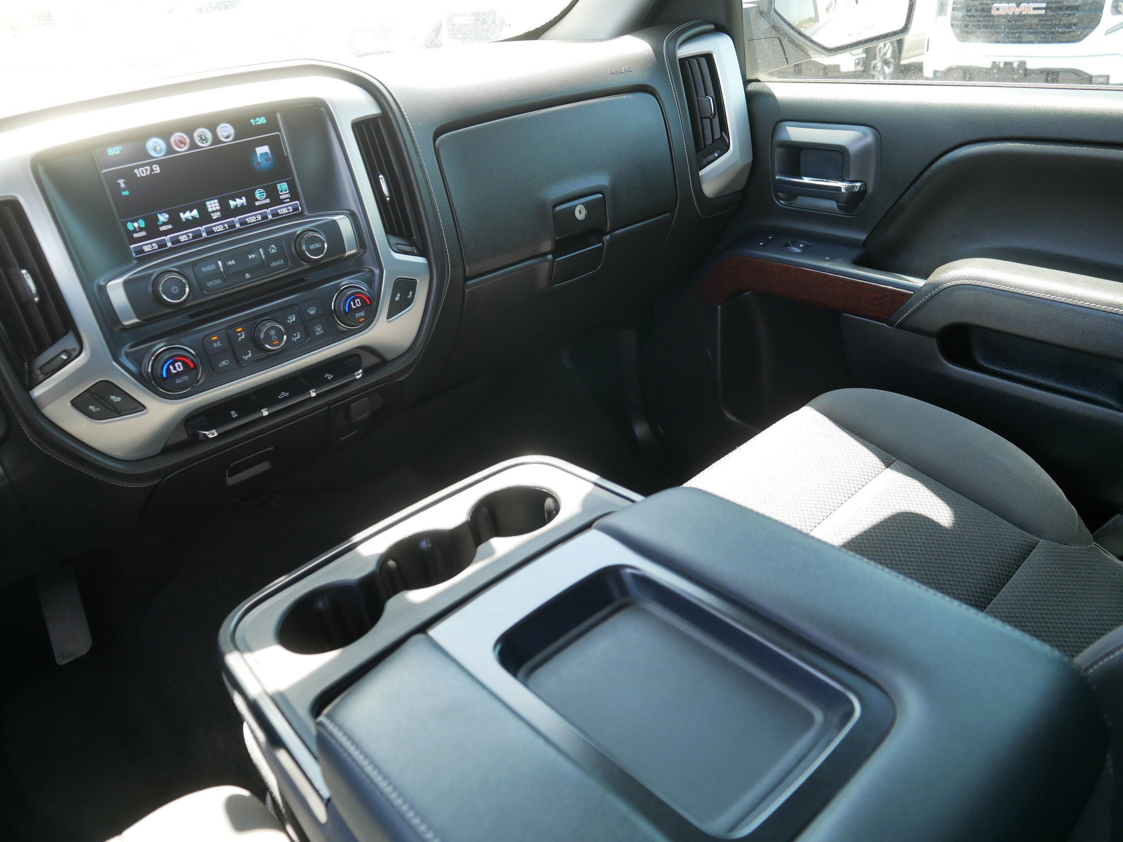 Used 2017 GMC Sierra 1500 SLE w/ SLE Value Package AWD/4WD image 11