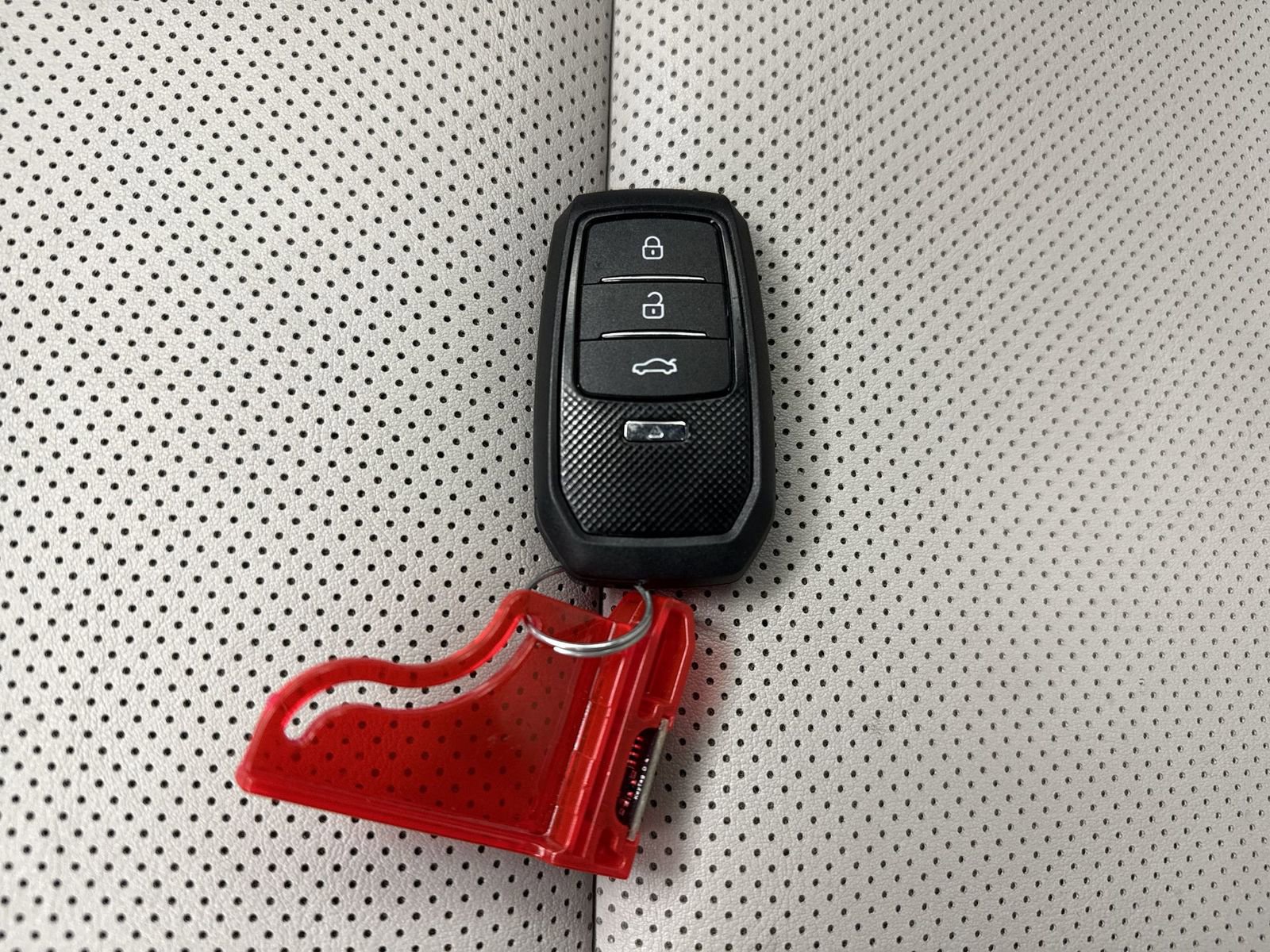 Used 2019 Lexus UX 200 w/ Premium Package image 47