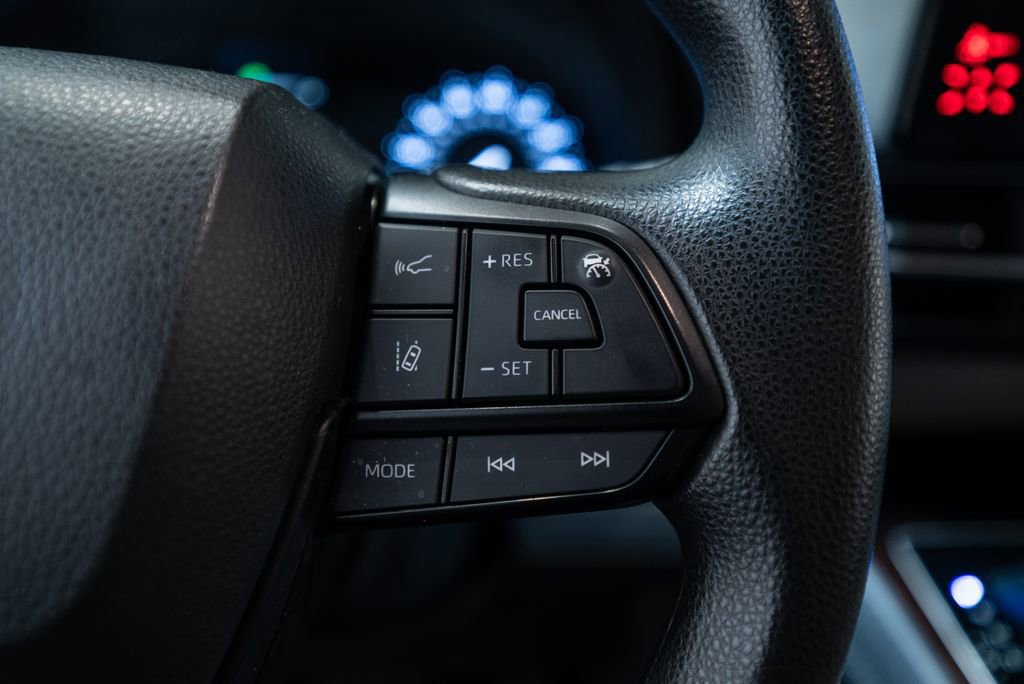 Certified 2023 Toyota Sienna LE image 20