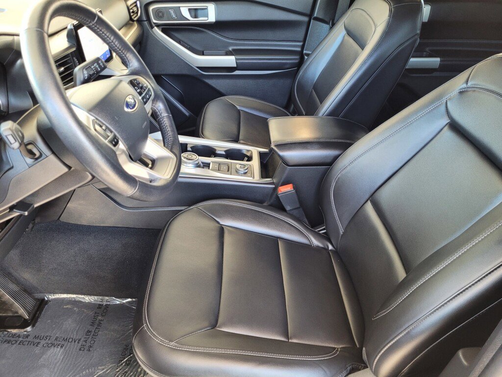 Used 2023 Ford Explorer XLT w/ Equipment Group 202A image 11