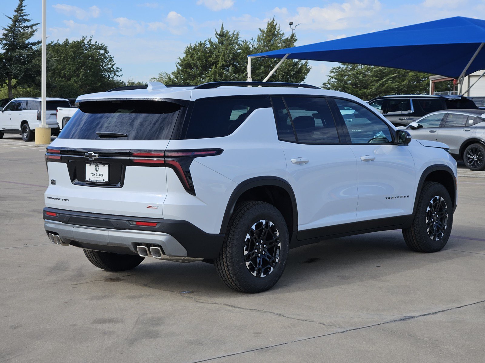 New 2027 Chevrolet Traverse Z71 w/ Driver Confidence Package AWD/4WD image 4