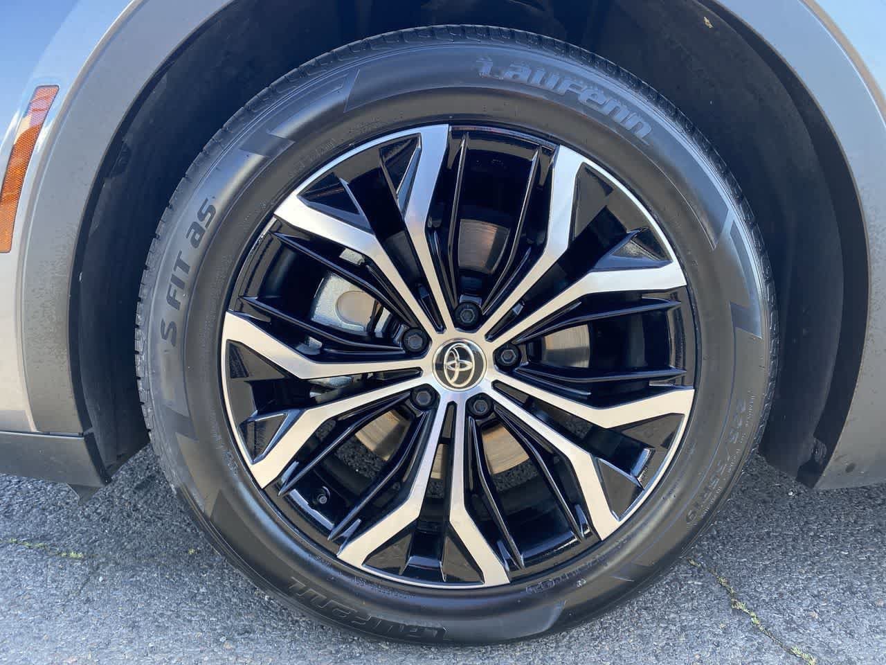 Certified 2023 Toyota Crown AWD/4WD image 10