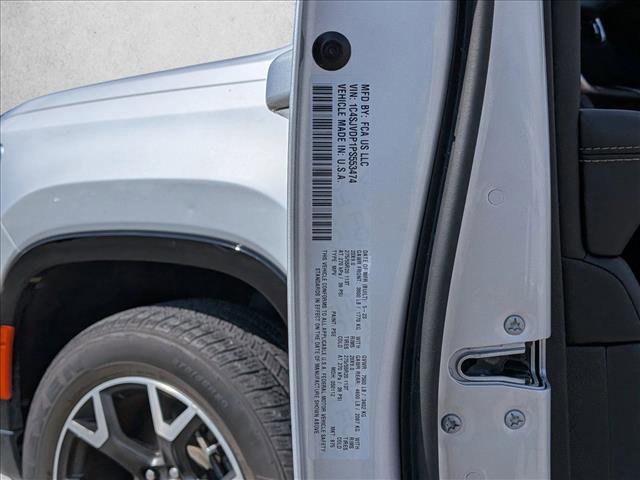 Used 2023 Jeep Wagoneer Series III w/ Preferred Equipment Group image 25