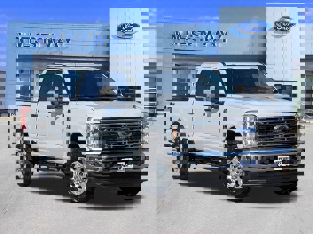 Certified 2024 Ford F250 XLT w/ FX4 Off-Road Package image 2