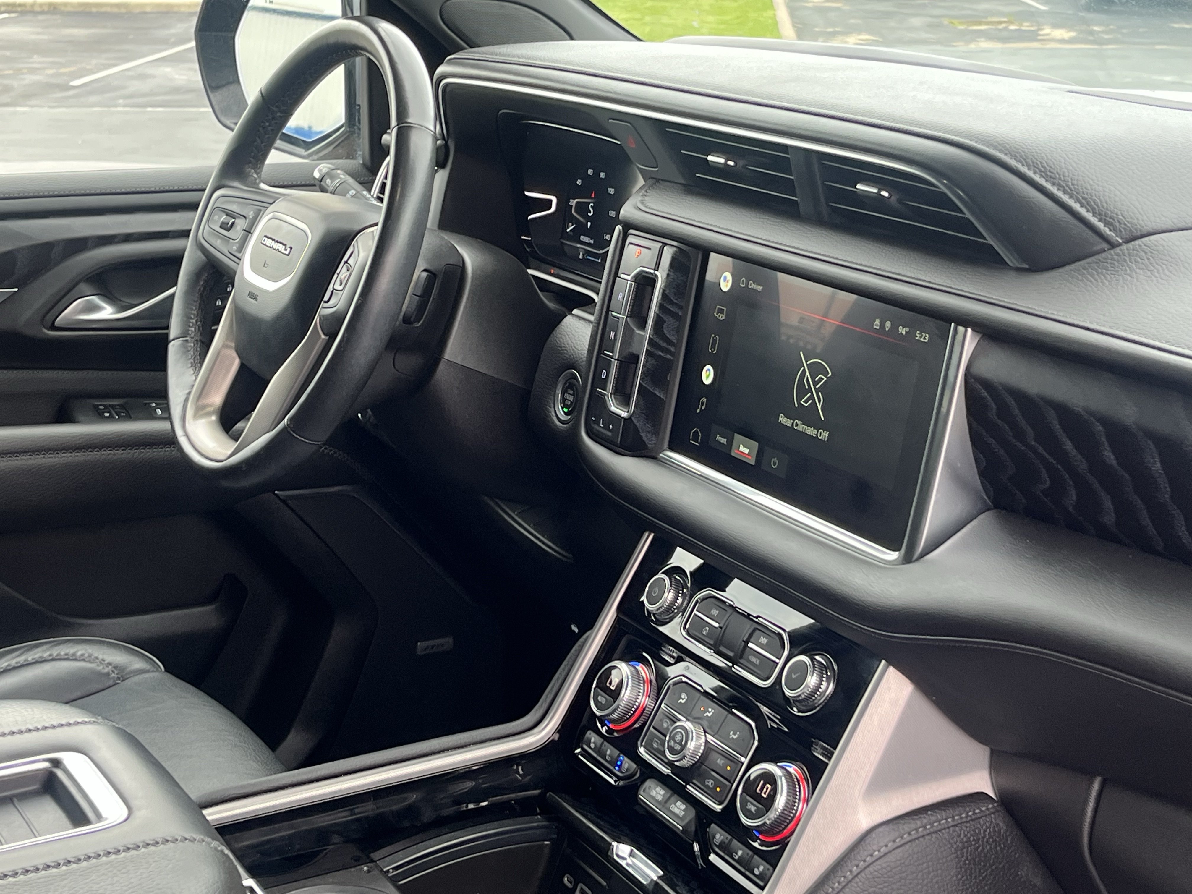Used 2022 GMC Yukon Denali AWD/4WD image 16