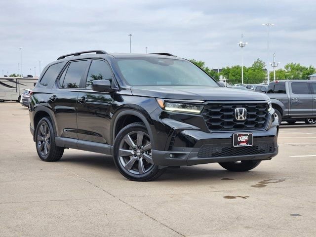 Used 2025 Honda Pilot Sport image 2