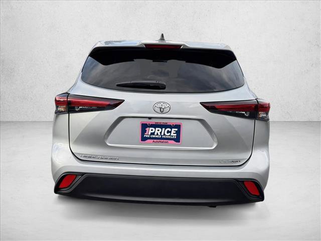Used 2024 Toyota Highlander LE image 6