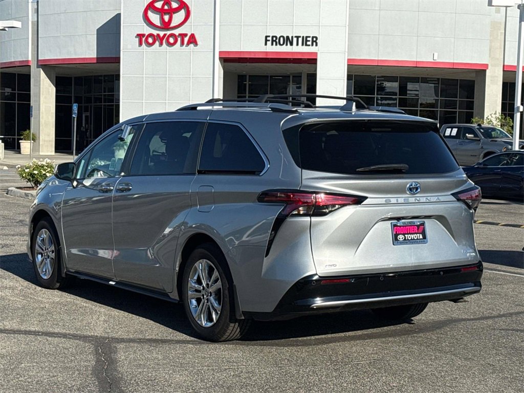 Certified 2023 Toyota Sienna Platinum image 5