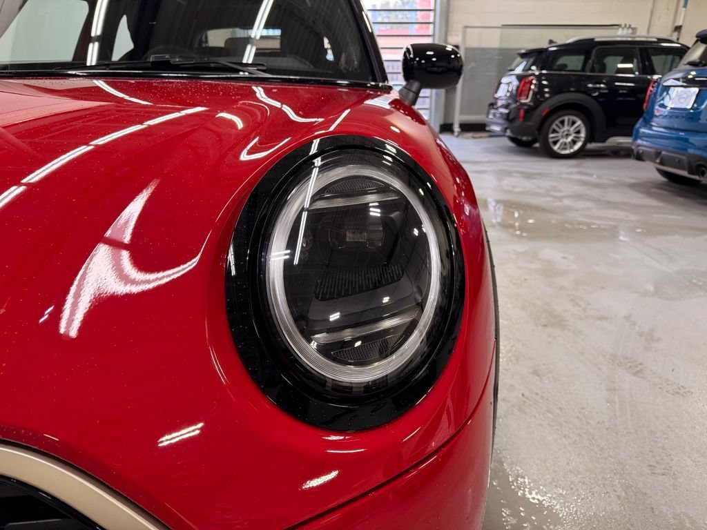 Used 2026 MINI Cooper 4-Door Hardtop FWD image 9