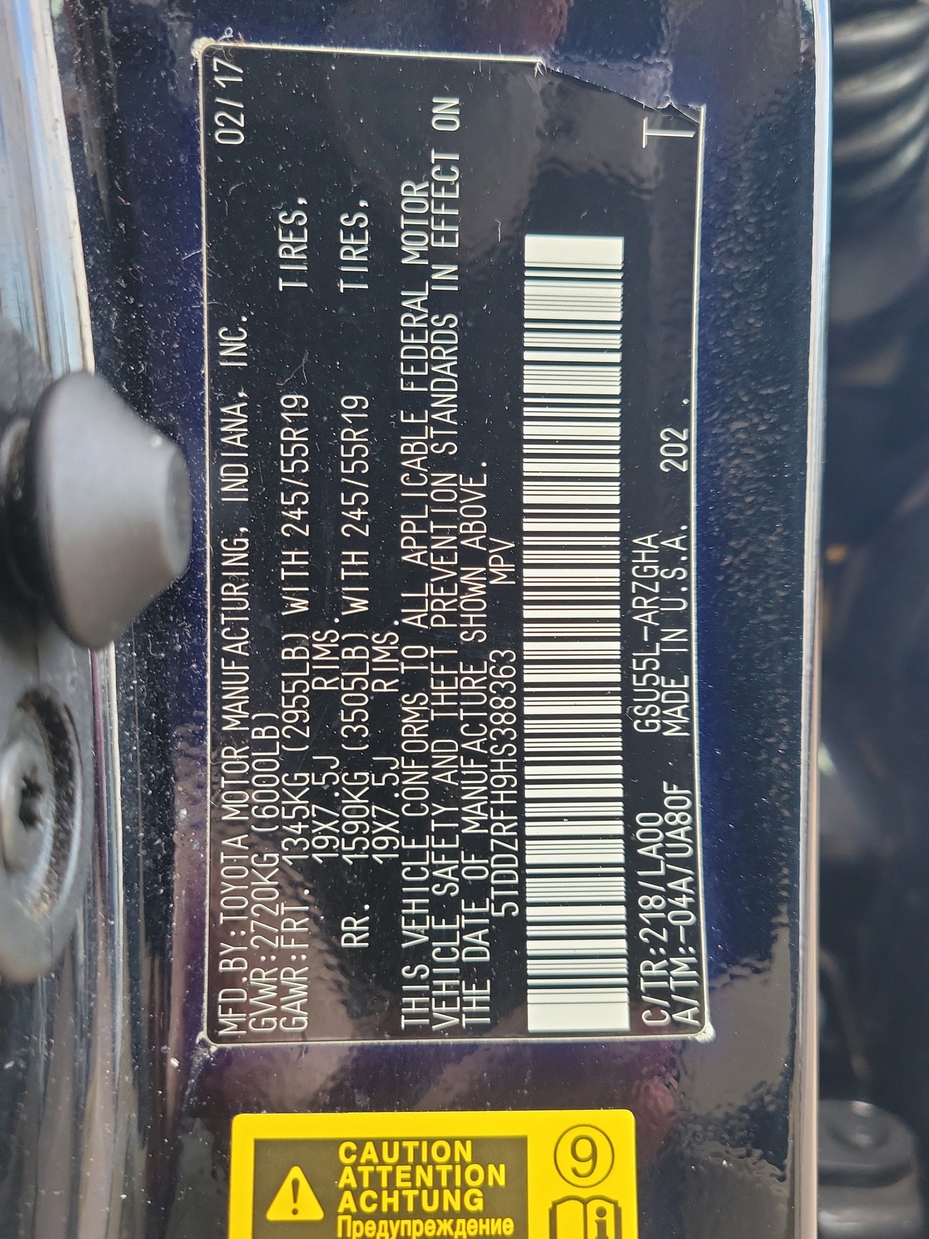 Used 2017 Toyota Highlander Limited w/ Carpet Mat Package image 36