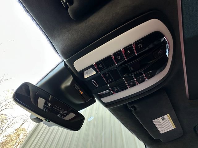 Used 2021 Porsche Macan Turbo image 37