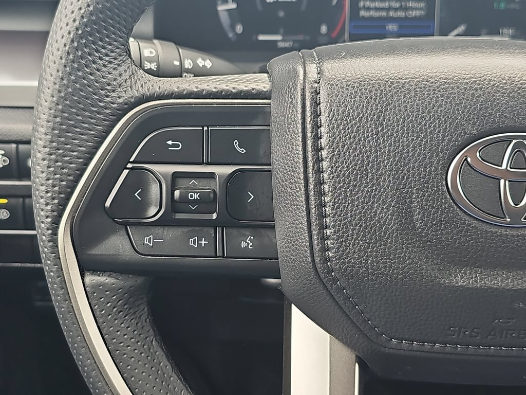 Used 2025 Toyota Tacoma TRD Sport AWD/4WD image 19