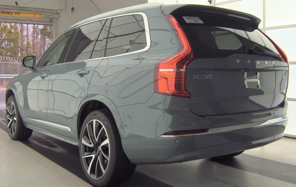 Used 2023 Volvo XC90 B6 Plus w/ Protection Package Premier image 4