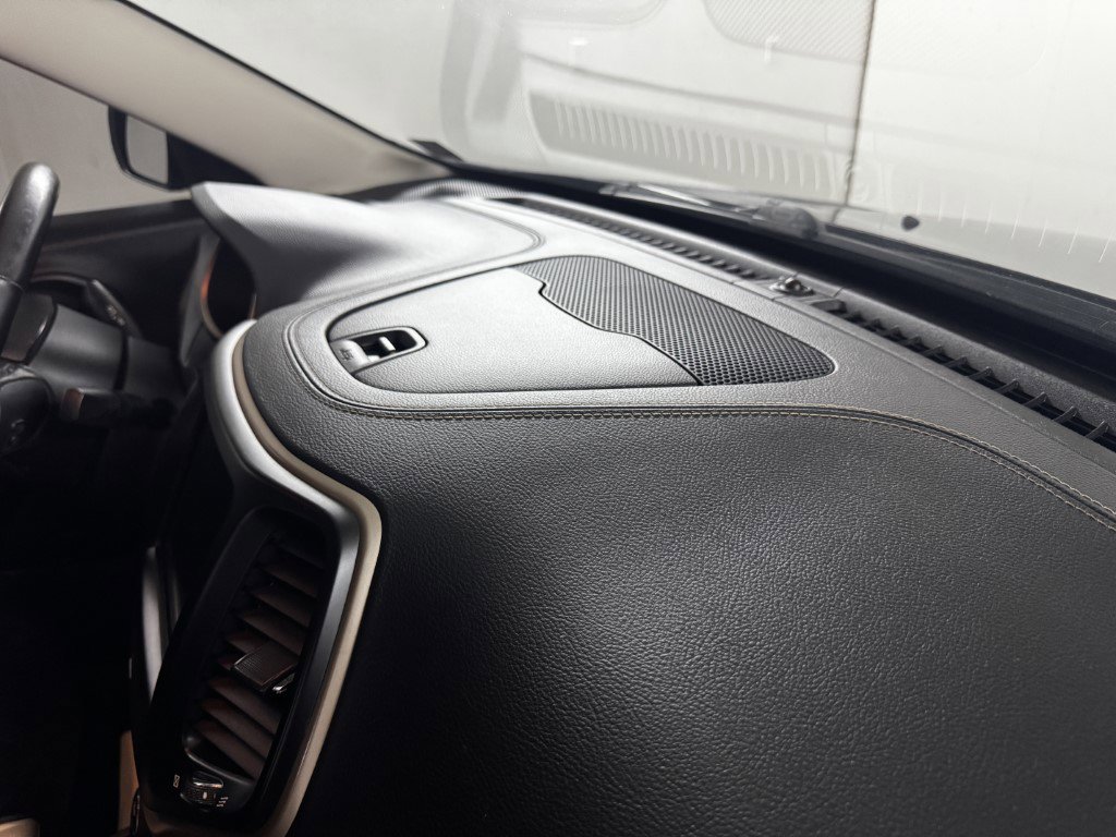 Used 2016 Jeep Cherokee Latitude w/ Comfort/Convenience Group image 84