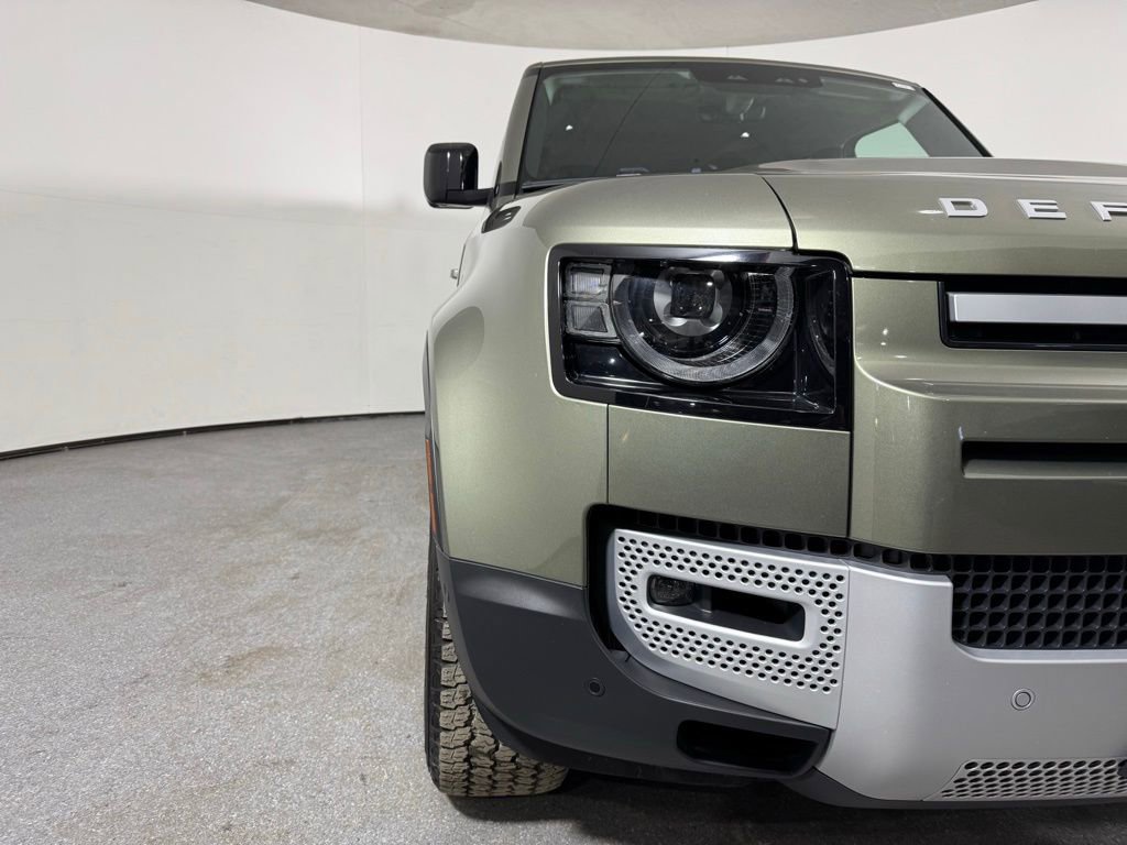 Used 2023 Land Rover Defender 110 S image 4