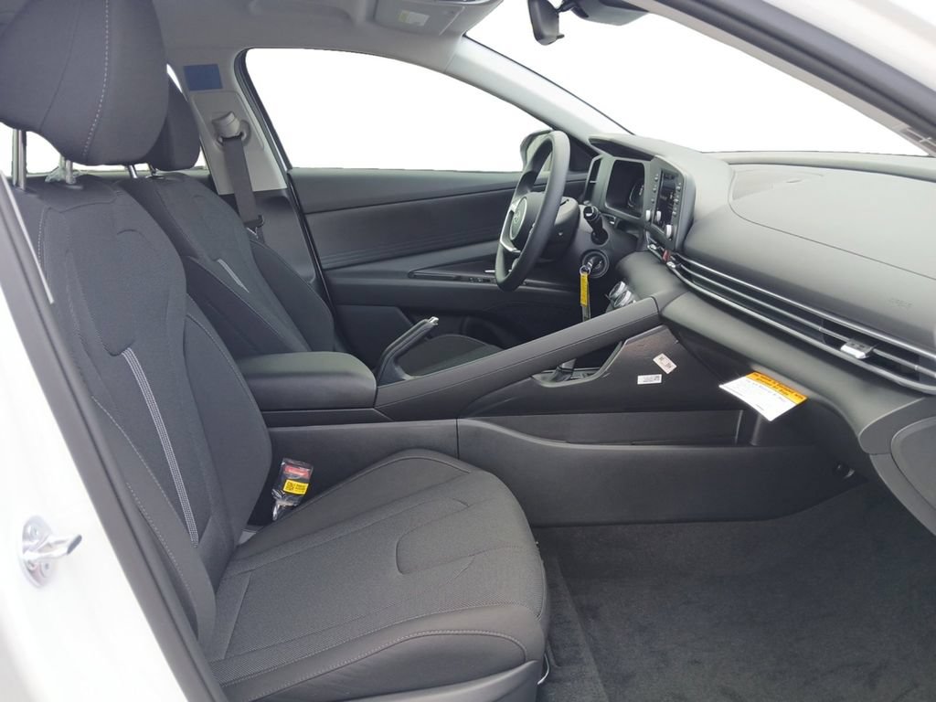 New 2026 Hyundai Elantra SE FWD image 15