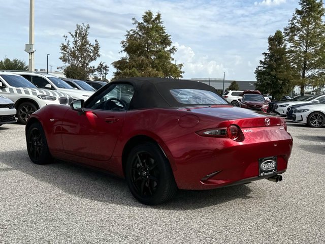 Used 2021 MAZDA MX-5 Miata Sport RWD image 5