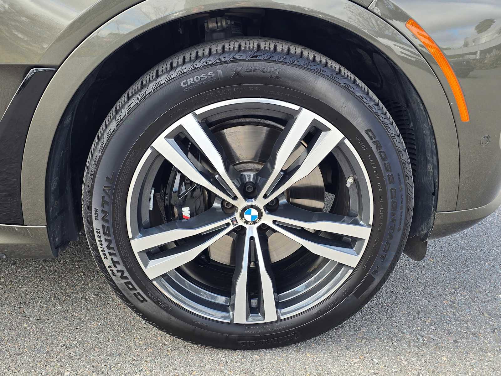 Used 2025 BMW X7 M60i w/ Executive Package image 9
