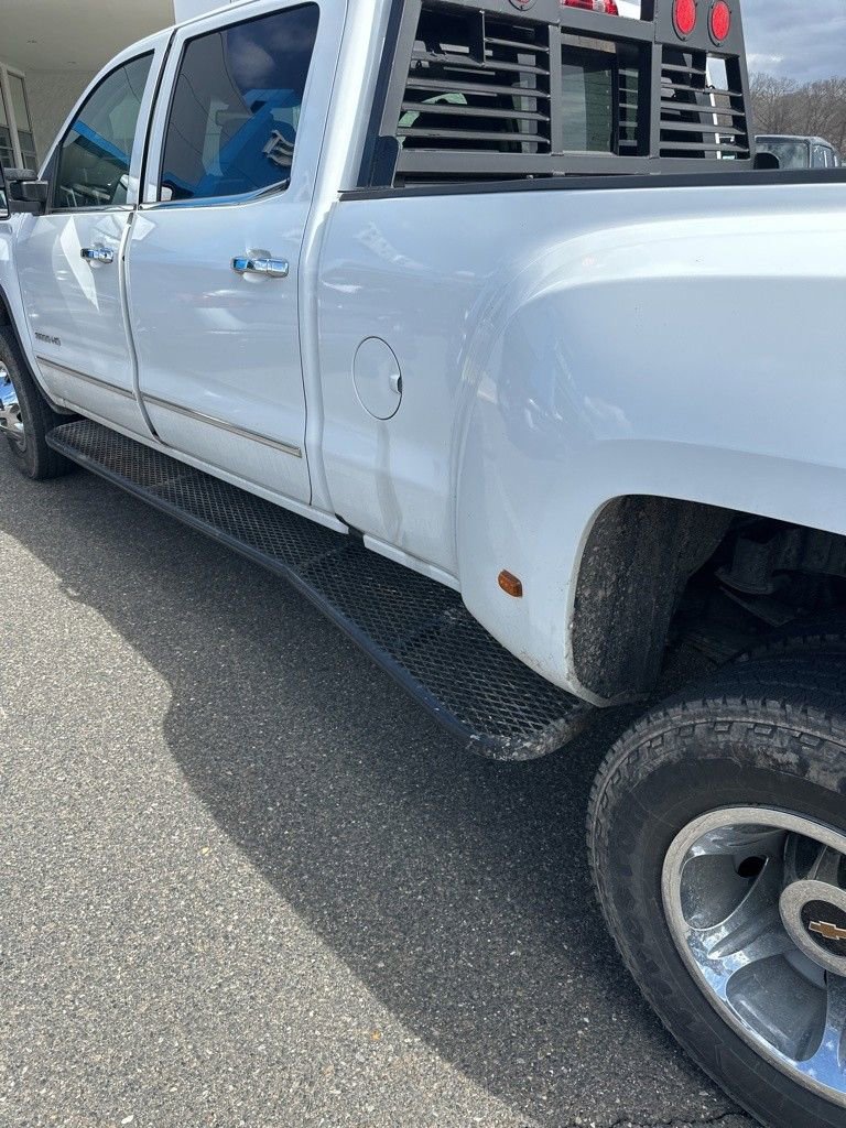 Used 2018 GMC Sierra 3500 SLT w/ Duramax Plus Package image 3
