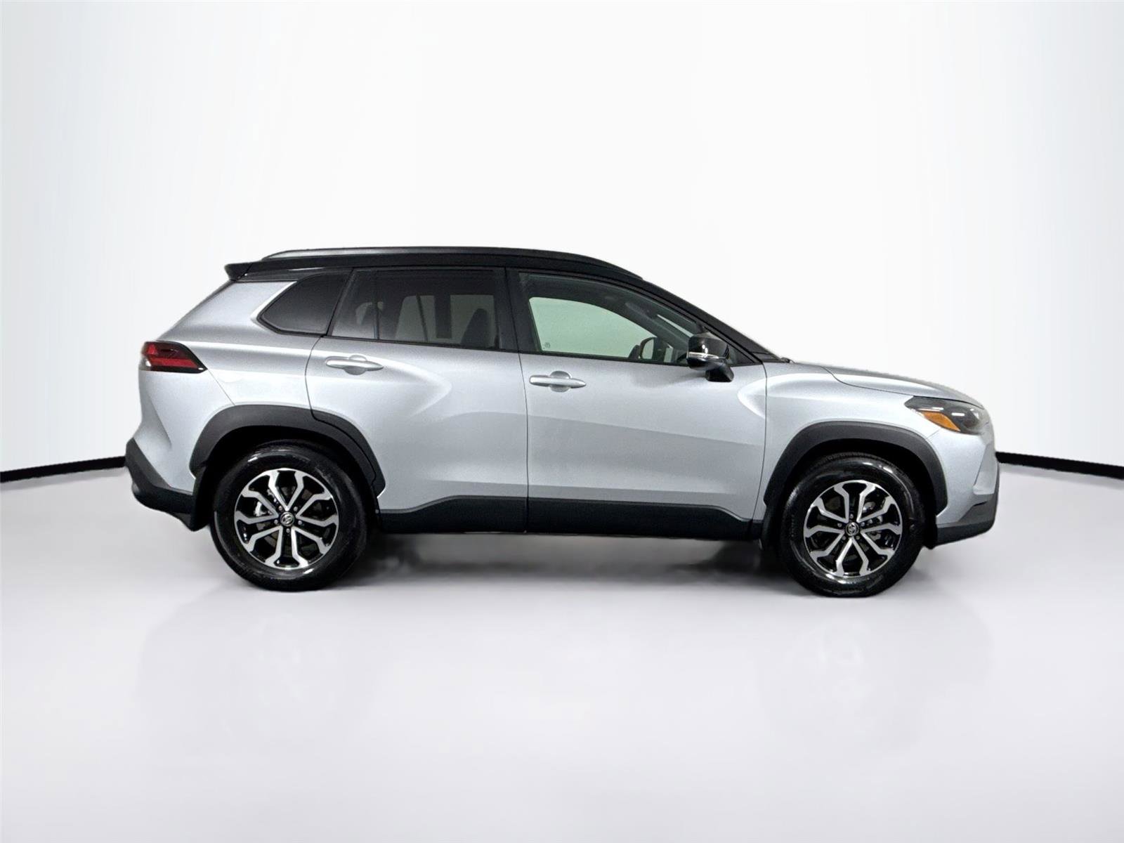 Certified 2026 Toyota Corolla Cross SE image 10