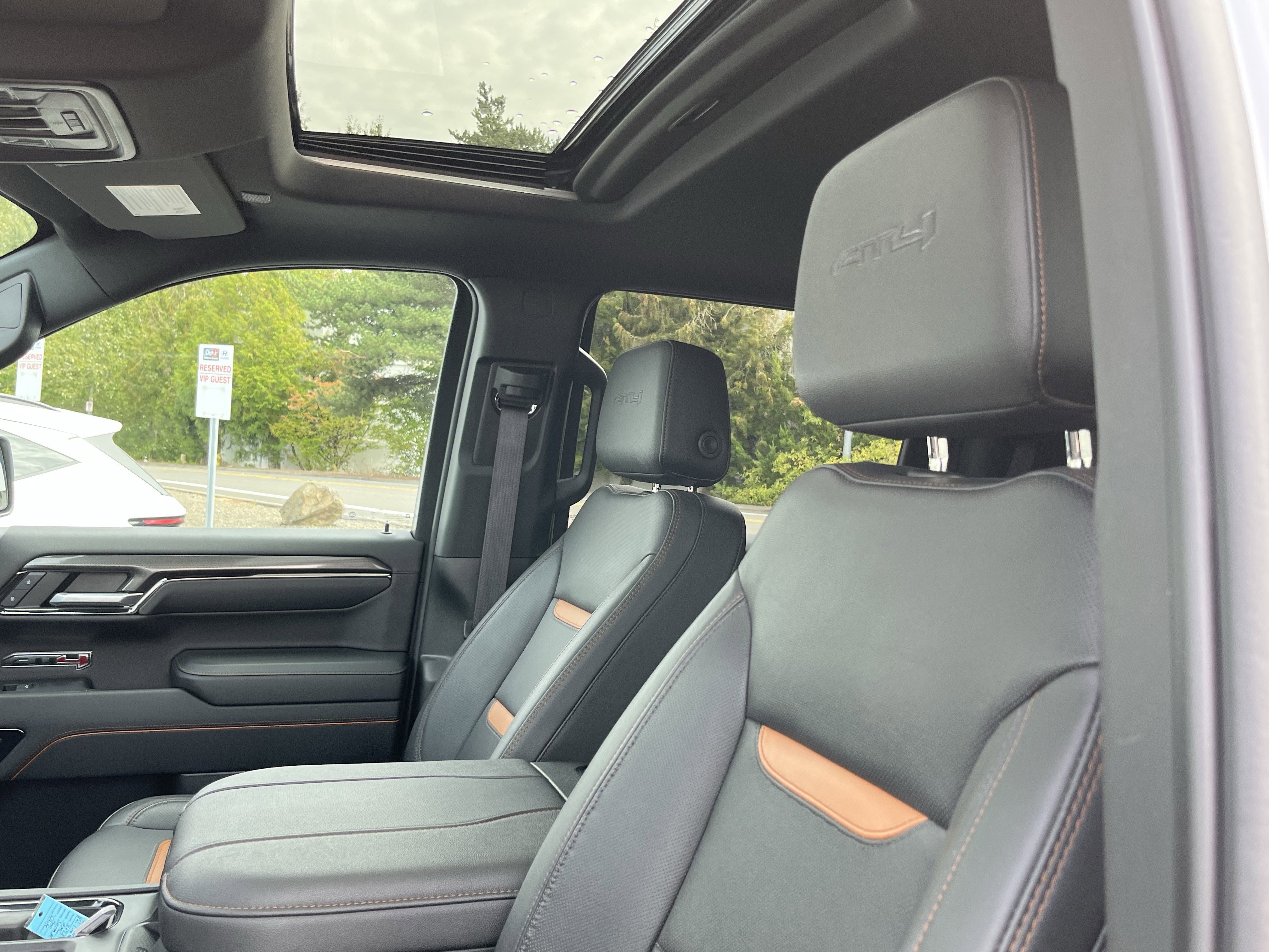 Used 2023 GMC Sierra 1500 AT4 w/ Technology Package image 20