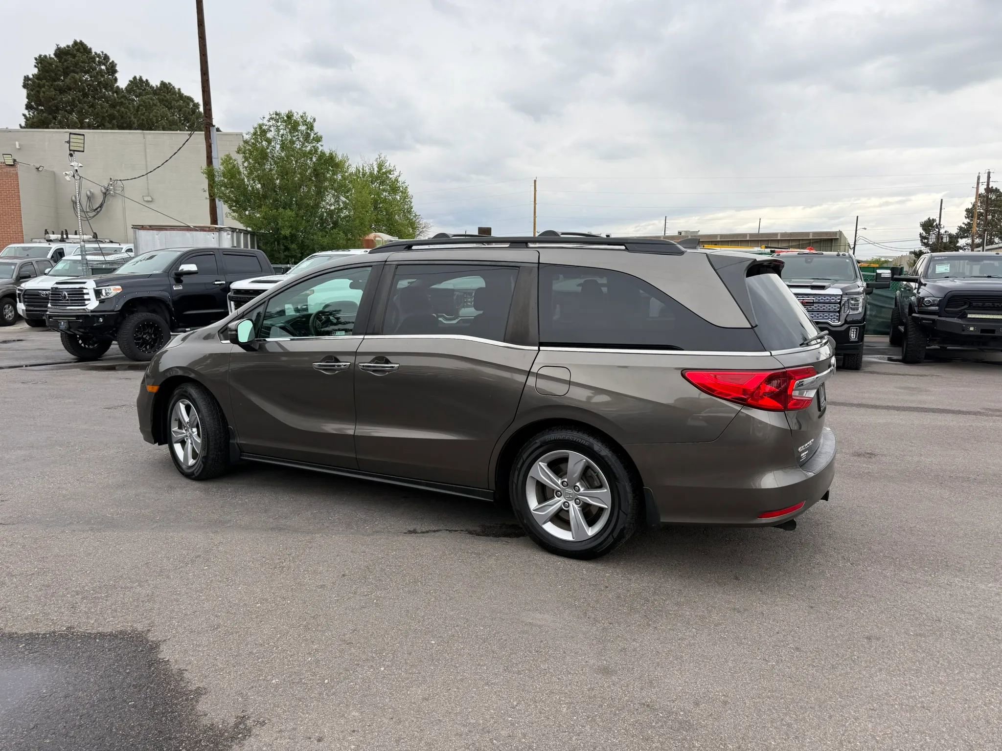 Used 2018 Honda Odyssey EX image 3