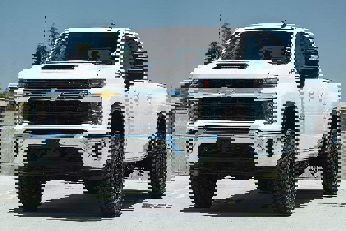 Used 2024 Chevrolet Silverado 2500 LT image 8