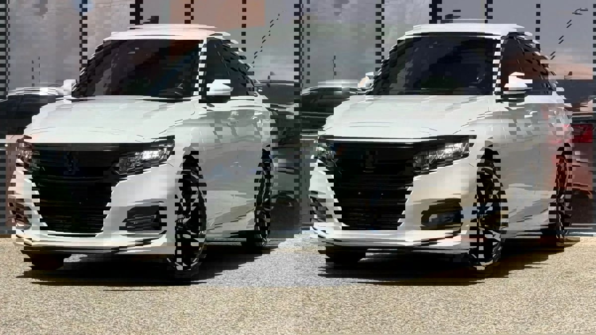 Used 2018 Honda Accord Sport image 3