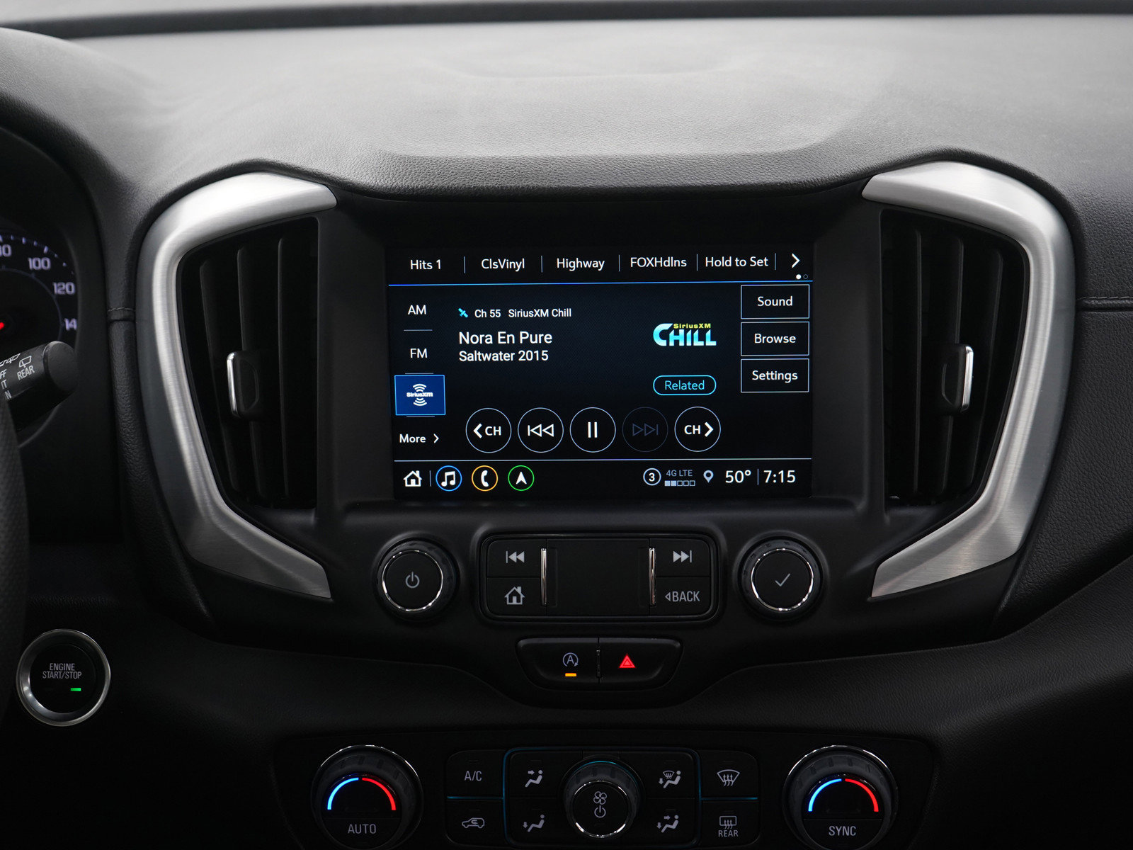 Used 2022 GMC Terrain SLE w/ Driver Convenience Package image 15